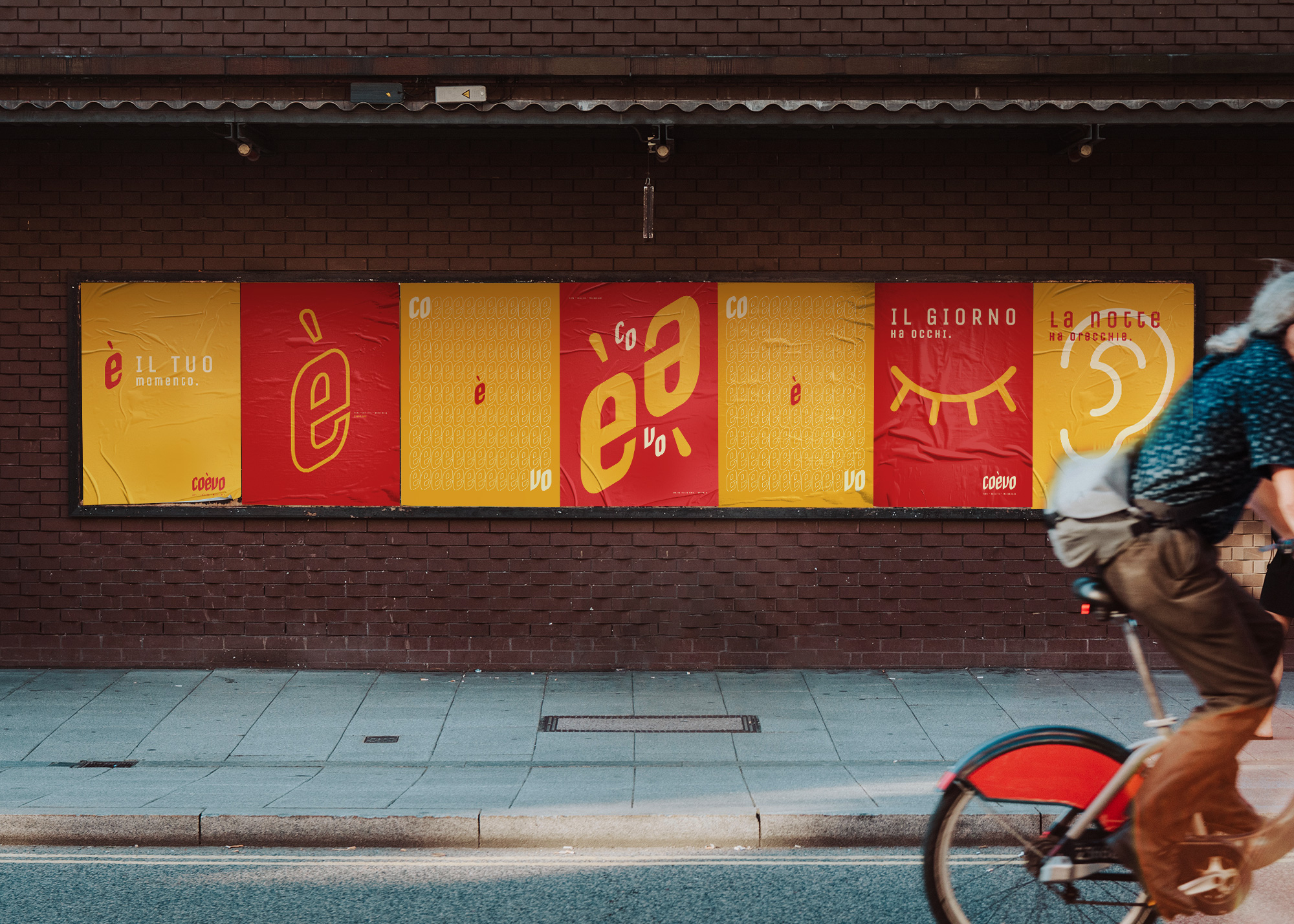 free-urban-posterwall-mockup-sachanati